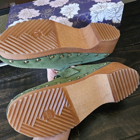MA '91 Green Suede Gold Buckle Mule Clogs Made in Italy - Picture 2 of 6